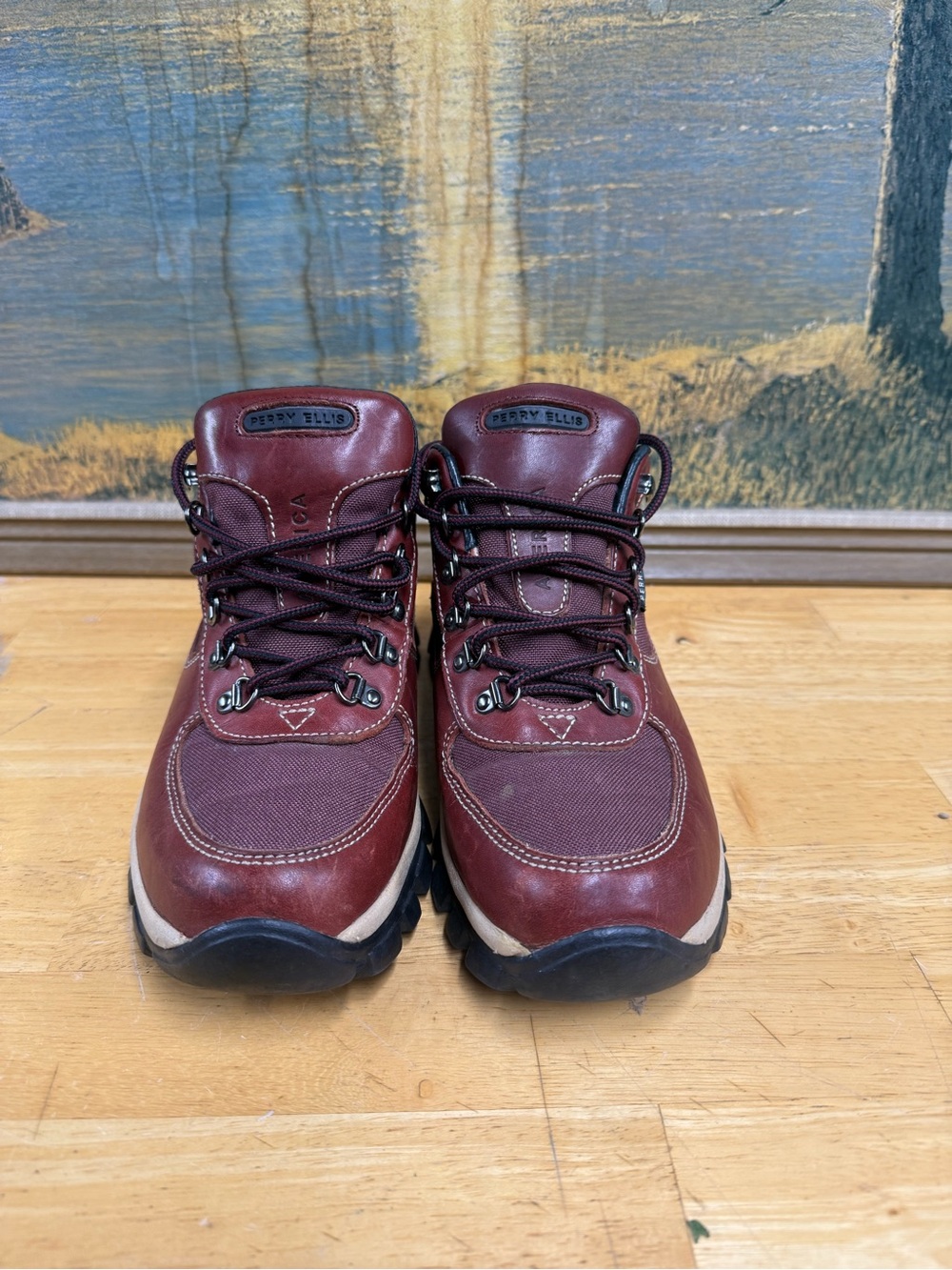 Perry Ellis America Women's leather Hiking Boots, size 8, great condition
